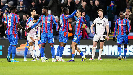 Early Eberechi Eze strike sends Crystal Palace through to round three