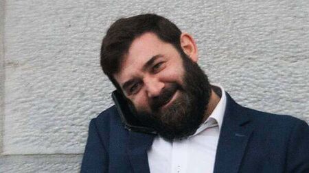 Man found 150ft away from crashed car on motorway escapes drink driving ban on appeal