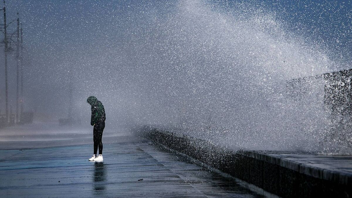 130km/h winds forecast as Status Red Wind warning issued for Waterford 
