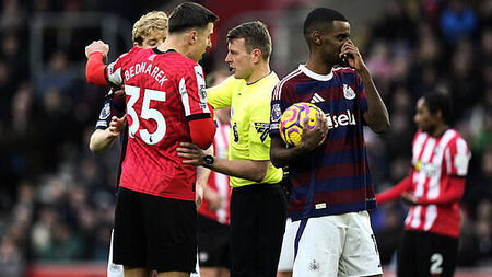 Alexander Isak scores twice as Newcastle beat sorry Southampton