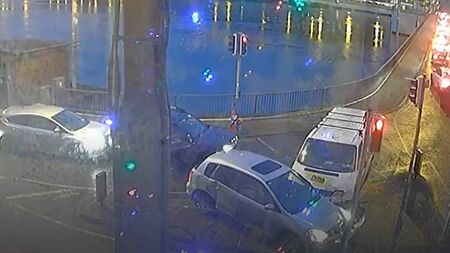 Sentence suspended of man who was seen driving wrong way across Rice Bridge in 'viral' CCTV footage 