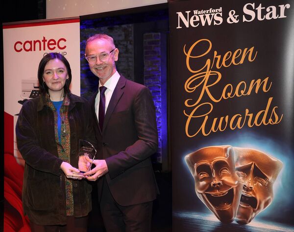 Des O'Keeffe presented the Best One-Person Performance to Úna Ni Bhriain, The Hare. Des O'Keeffe presented the Best One-Person Performance to Úna Ni Bhriain, The Hare.