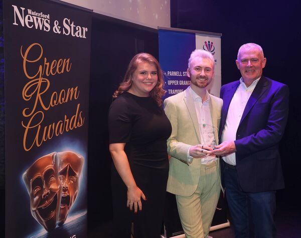 Michael Grant presented the Best Musical award to Darajane O'Sullivan and Jack Cunningham, Crazy for You. Michael Grant presented the Best Musical award to Darajane O'Sullivan and Jack Cunningham, Crazy for You.