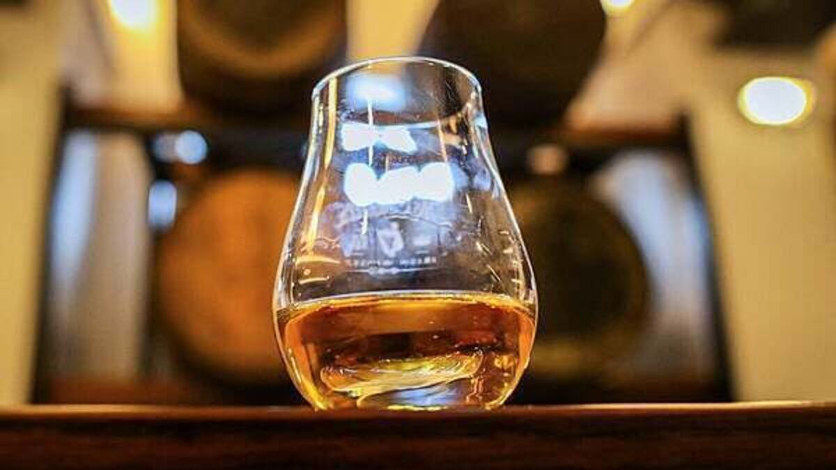 Trump threatens 200% tariff on EU alcohol imports