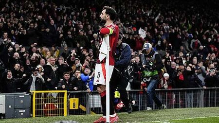 Ruben Amorim urges Roy Keane and other critics to enjoy Bruno Fernandes