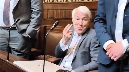 Harris calls for ‘decorum’ in Dáil as opposition weighs confidence vote on Ceann Comhairle