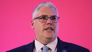 DUP intends to put ‘marker down’ at Executive on Irish language signs at Belfast station
