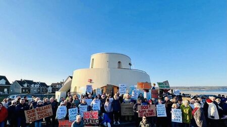 'The people are angry' - protests in Ardmore against water sports facility for Waterford village