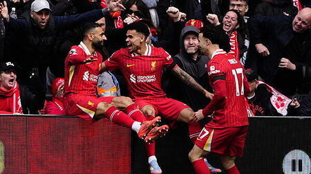 Mohamed Salah stars again as Liverpool move closer to Premier League title