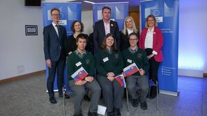 Students debate social media ban at EU Model Council