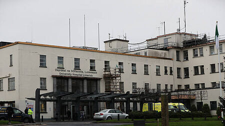 Hospital overcrowding: 492 patients waiting for beds