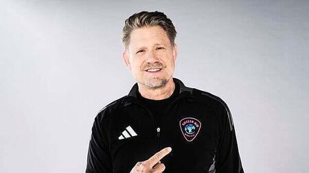 Peter Schmeichel backs ‘very talented’ Rasmus Hojlund to succeed at Man Utd