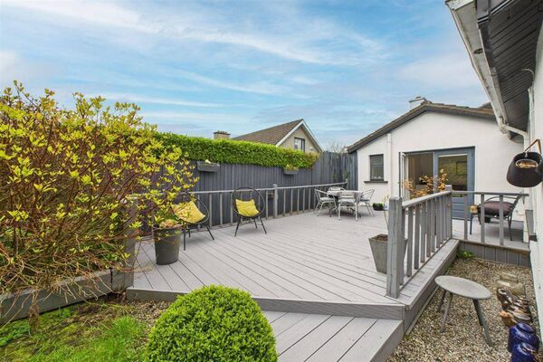 The property is extremely well finished and in an ideal city location