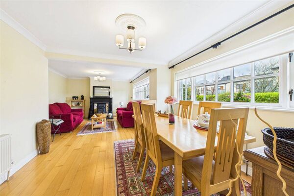 The property is extremely well finished and in an ideal city location