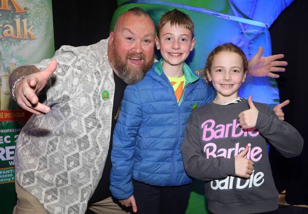 Jamie Drohan, (The Mayor) with Jake and Rosie, at SETU Arena for the launch of Jack and the Bean Stalk, The Giantic Pantomime Spectaculat, at SETU Arena from 18th - 30th December. Photo: Joe Evans