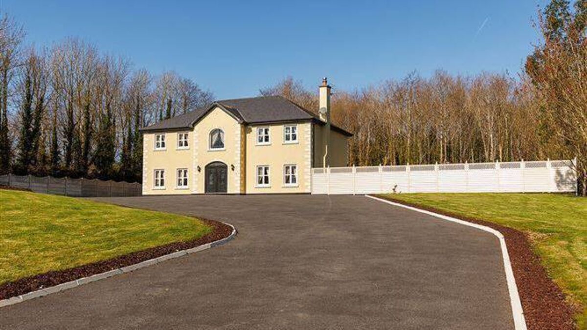 Waterford Property: Peace and privacy of country living without sacrificing convenience
