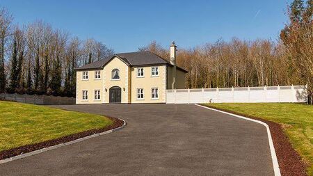 Waterford Property: Peace and privacy of country living without sacrificing convenience