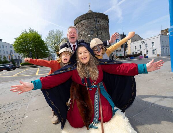 Pictured ‘Digging Into Waterford’ is in front of Ireland’s oldest civic building, Reginald’s Tower, is 6-year-old ‘Viking’ James Quinlan and 3-year-old ‘Viking’ Isaac Quinlan with Viking Gudrun and Cllr Jason Murphy, Mayor of Waterford City and County. Photo Patrick Browne. 
