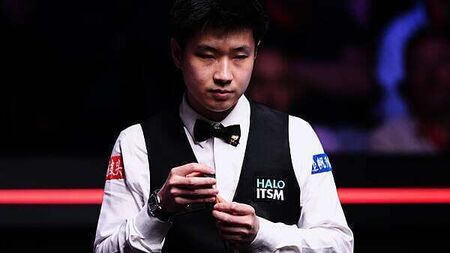 Zhao Xintong opens up 7-1 lead over Mark Williams in World Championship final
