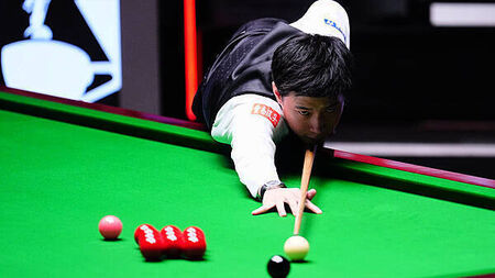 Zhao Xintong on verge of World Championship title after dominating Mark Williams