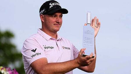 Sepp Straka takes advantage of Shane Lowry’s slip in Philadelphia