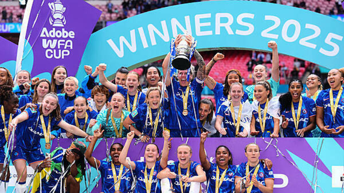 Chelsea beat Manchester United in FA Cup final to seal domestic treble