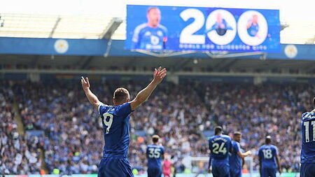 Jamie Vardy scores 200th Leicester goal in 500th and final appearance for Foxes