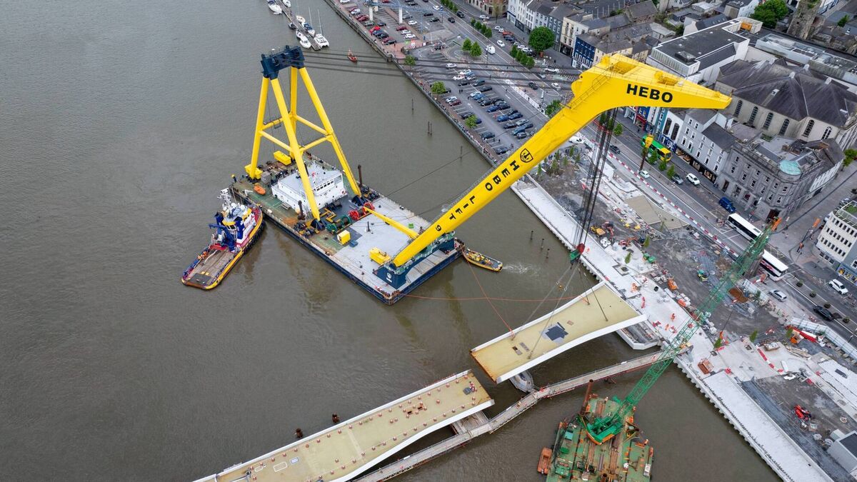 Final piece of Waterford's new bridge to be positioned today