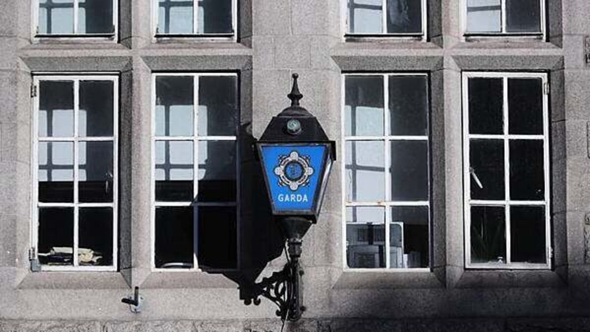 Man (20s) arrested following armed robbery at Dublin fast food restaurant