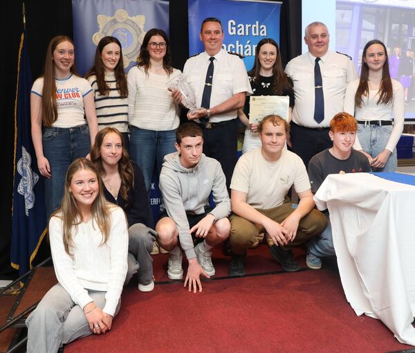 Chief Superintendent, Anthony Pettit and Superintendent Sheehan with Ardscoil Na Mara, Viking Halliwick Swim Club, Overall Group Award Winners. Chief Superintendent, Anthony Pettit and Superintendent Sheehan with Ardscoil Na Mara, Viking Halliwick Swim Club, Overall Group Award Winners.