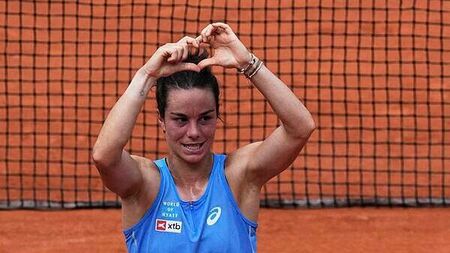 French wildcard Lois Boisson shocks third seed Jessica Pegula at French Open