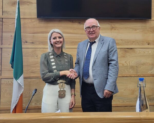 Newly elected Cathaoirleach Niamh O'Donovan and outgoing Cathaoirleach Pat Nugent