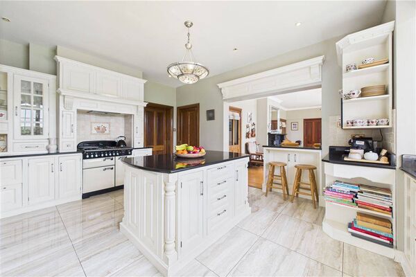 2 Castlewoods, Ballinamona