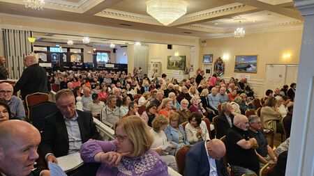 Meeting on dangers of the N25 road between Waterford and New Ross attracts capacity crowd