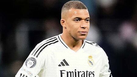 Kylian Mbappe admitted to hospital with acute gastroenteritis