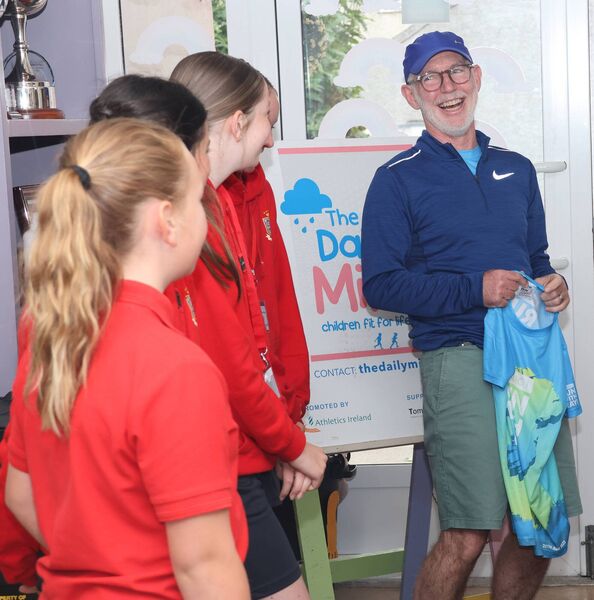 Ray D'Arcy pictured with students at St. Ursula's Primary School. Ray D'Arcy pictured with students at St. Ursula's Primary School.