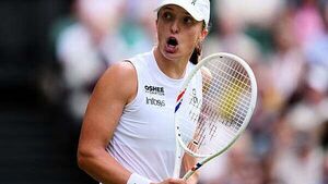 Iga Swiatek fights back to reach Wimbledon third round Iga Swiatek fights back to reach Wimbledon third round
