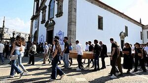 Diogo Jota’s wife and family joined by Liverpool players for funeral Diogo Jota’s wife and family joined by Liverpool players for funeral