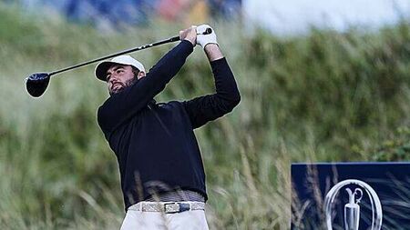 Scottie Scheffler takes grip of Open as Rory McIlroy charges up leaderboard