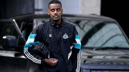 No one can afford to buy Alexander Isak, says ex-Newcastle player John Anderson