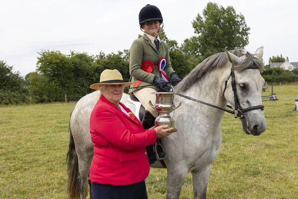 Raven Joyce, Unregistered Ponies, confined to Waterford. Eamonn Dwane Construction Perpetual trophy presented by Carol Adams (Judge) Raven Joyce, Unregistered Ponies, confined to Waterford. Eamonn Dwane Construction Perpetual trophy presented by Carol Adams (Judge)