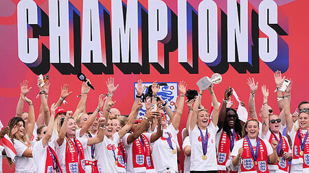 England lift Euros trophy in front of thousands at Buckingham Palace
