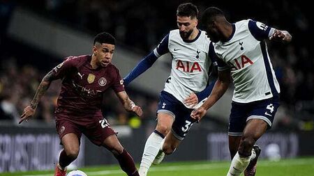 Tottenham open talks with Man City over potential Savinho signing