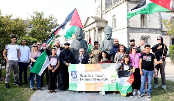 Mayor of Waterford City &amp; County Cllr Seamus Ryan along with Deputy, Conor McGuinness, TD welcomed the boxing squad visiting from Palestine to waterford, they are, Wasim Abusal, Adam Shamali. Nala Khawaja, Nader Jayousi, coach and Zaid Sukojani. Photo: Joe Evans