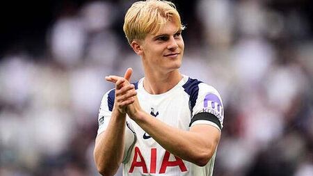 Lucas Bergvall excited about Tottenham’s ‘really good squad’ after winning start