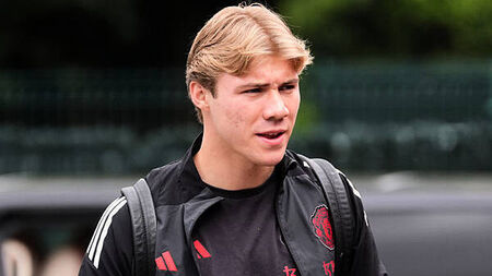 Rasmus Hojlund left out of Man Utd squad for Arsenal game amid exit speculation