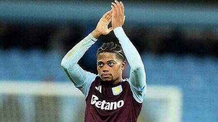 Leon Bailey joins Roma on season-long loan deal from Aston Villa