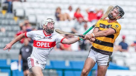 Tonto in top form as De La Salle saunter into the semis
