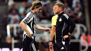 Anthony Gordon apologises to Newcastle teammates for red card challenge