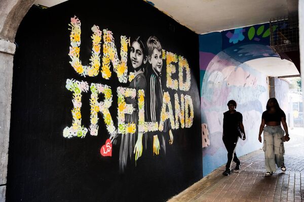 The new mural, 'United Ireland', that was unveiled by The Walls Project. Pic: DGM Photographic The new mural, 'United Ireland', that was unveiled by The Walls Project. Pic: DGM Photographic